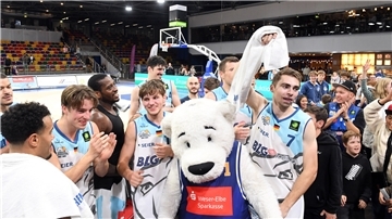 Jubelnde Basketballer
