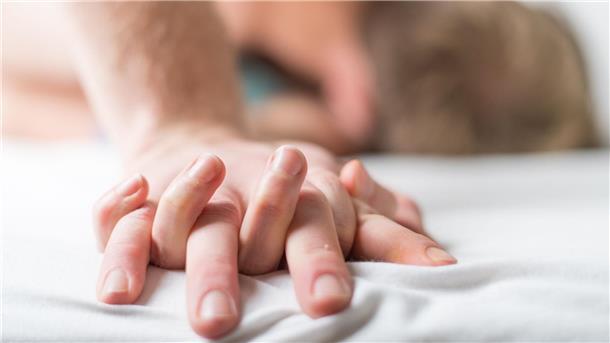 Der Orgasmus - Fakten rund ums Kommen „Gender Orgasm Gap“: In heterosexuellen Beziehungen kommt der Mann häufiger als die Frau.