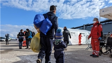 Gerettet: Insgesamt 440 Bootsmigranten waren vor Malta in Seenot geraten - die „Geo Barents“ nahm sie auf.