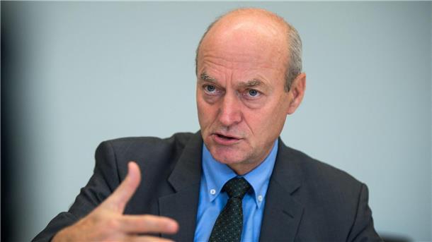 Gerhard Schindler, einst Präsident des Bundesnachrichtendienstes (BND), fordert „dringend eine Stärkung der operativen Fähigkeiten des Dienstes“.