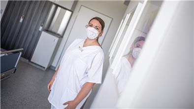 Gesundheits- und Krankenpflegerin Michaela Manikowski (34) ist im Klinikum Reinkenheide als Springerin auf verschiedenen Stationen im Einsatz.