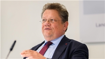 Gesundheitsminister Philippi betont, dass die geplanten Maßnahmen vor allem Patientinnen und Patienten zugutekommen sollen.