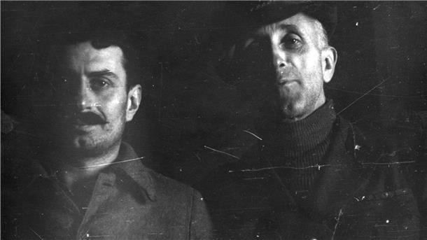 Die Sehnsucht der Militärinternierten Giovannino Guareschi (links) mit einem Kameraden im Stalag 333 in Benjaminowo.