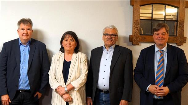 Beverstedt: Die Union hat endlich wieder einen Vorsitzenden Drei Männer und eine Frau stehen nebeneinander