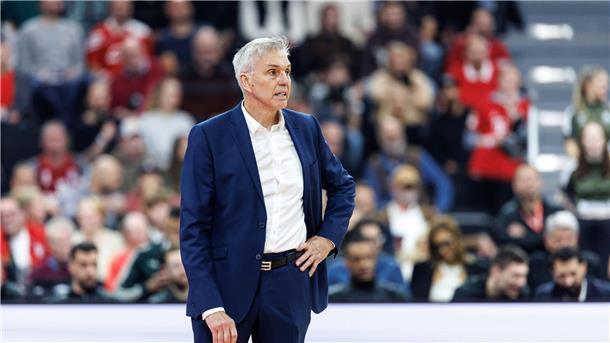 Schwacher Start: Bayern-Basketballer verlieren in Belgrad Gordon Herbert sieht eine schwache erste Hälfte seiner Bayern in Belgrad.