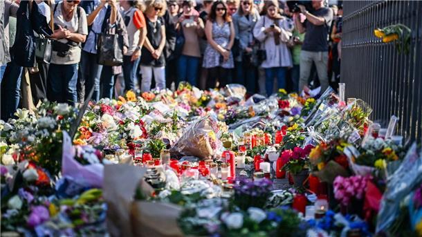 Große Anteilnahme bei der Kundgebung „Mannheim hält zusammen“: Laut Polizei beteiligten sich 8000 Menschen.