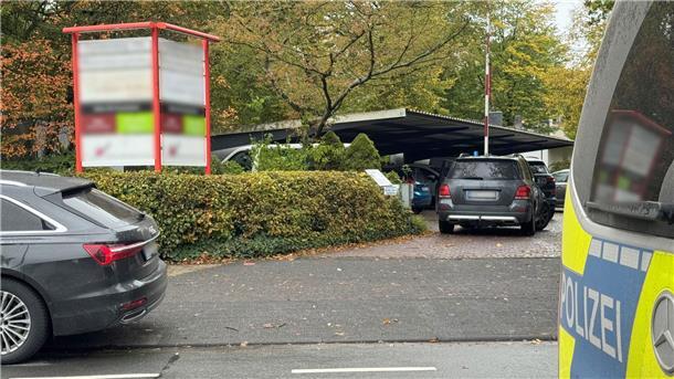 Schülerin in Paderborn mit Messer angegriffen Großeinsatz der Polizei an Berufskolleg: Eine Schülerin wurde mit einem Messer angegriffen
