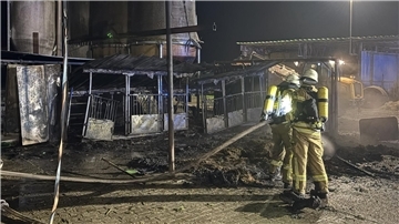 Feuerwehrleute bei einem Einsatz in Butjadingen.