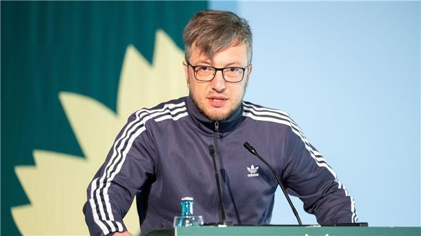 Grünen-Politiker: AfD-Waffenentzug prüfen Grünen-Politiker Lühmann ruft angesichts der AfD-Einstufung zu einer Debatte über das Waffenrecht auf. (Archivbild)