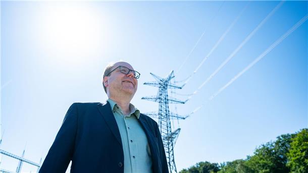 Minister: Solar-Pläne des Bundes gefährden Arbeitsplätze Grünen-Politiker Meyer fürchtet angesichts der Pläne von Bundesministerin Reiche um Arbeitsplätze und Klimaschutz. (Archivbild)