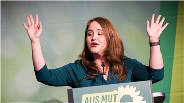 Grünen-Politikerin Lang sagt, Deutschland dürfe nicht zu einer „Erbengesellschaft“ werden.