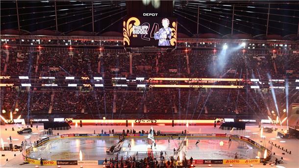 DEL feiert Stadion-Party - Adler Mannheim in der Krise Gut 45.000 Fans sahen das DEL-Freiluft-Event in Frankfurt/Main.