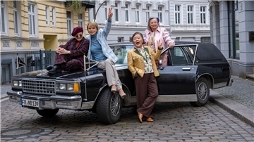 Gut gelaunt und mit einer Mission: Katharina Thalbach, Uschi Glas, Soogi Kang und Ursula Werner als Rentnerinnen-Quartett.