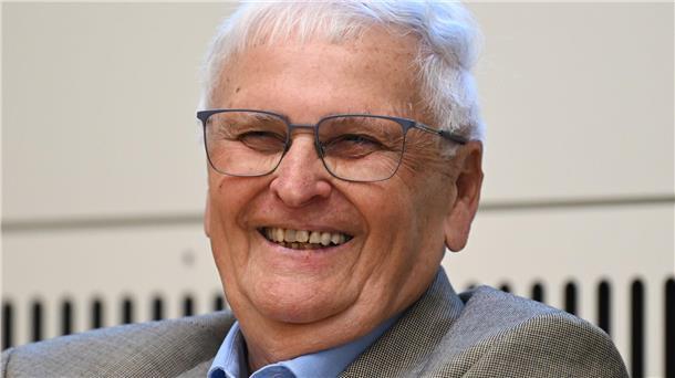 Gut gelaunt vor Gericht: Theo Zwanziger