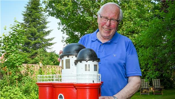 Gut in Schuss: Heino Brockhage hat seinem Leuchtturm „Roter Sand“ in den vergangenen Monaten sogar einen neuen Anstrich verpasst.