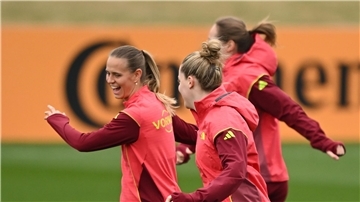 Gute-Laune-Faktor im DFB-Team: Klara Bühl (l.).