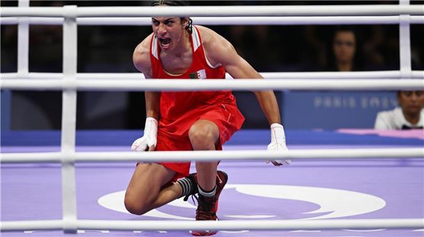 Khelif und Lin holen trotz Geschlechter-Debatte Medaillen Hält dem Druck stand: Algeriens Boxerin Imane Khelif holt eine Medaille.