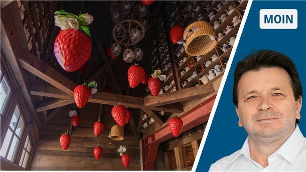 Rechts: Hängende Erdbeermotive bei Karls Erdbeerdorf in Loxstedt. Links: Ismail Kul. 