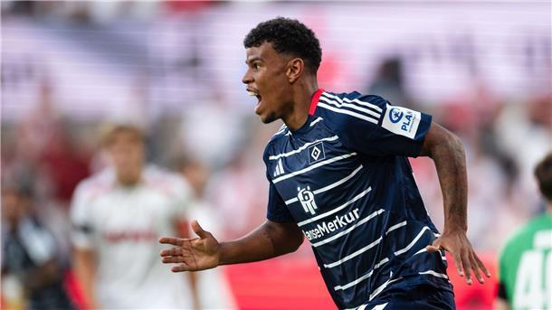 Hamburg besiegt Köln zum Zweitliga-Start Hamburgs Ransford-Yeboah Königsdörffer war der Mann des Spiels gegen Köln.