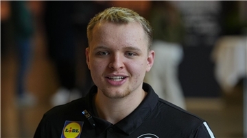 Handball-Nationalspieler Justus Fischer hat seinen Vertrag in Hannover verlängert.