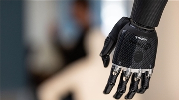 Handprothese im Showroom von Ottobock in Duderstadt. Der Orthopädietechnikhersteller geht an die Börse.