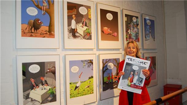Hanne Vinar vom Kultur- und Heimatverein „Burg zu Hagen“ präsentiert die neue Ausstellung des bekannten Karikaturisten Tetsche. Am kommenden Sonntag, 26. November, wird sie um 15 Uhr eröffnet.