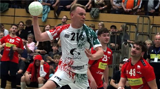 Nach Auswärtspunkt: TSV Bremervörde hofft auf Überraschung in Neerstedt Hannes Meinke bot gegen Delmenhorst auf der Rechtsaußenposition ein starkes Spiel. Eine ähnliche Leistung erhofft sich Coach Adnan Salkic von ihm auch beim TV Neerstedt.