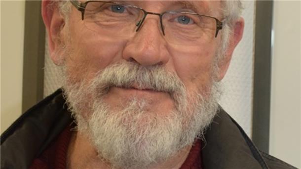 In Sorge um die plattdeutsche Sprache Hans Meinen, Plattdeutschbeauftragter des Landkreises