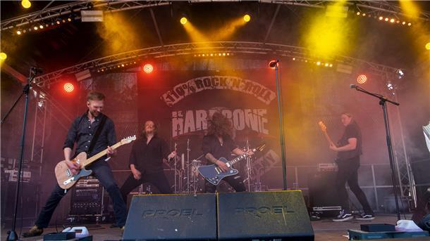 (Mit großer Bildergalerie) Harte Riffs und heiße Stimmung beim Rock House Festival