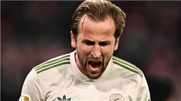 Harry Kane bejubelt sein 99. Pflichtspiel-Tor für den FC Bayern.