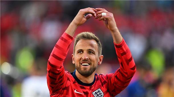 England mit 26 Spielern im Training - Auch Kane dabei Harry Kane scheint sich nach seiner Auswechslung gegen die Schweiz wegen Krämpfen gut erholt zu haben.