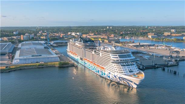 Hat in Kiel ihren sommerlichen Heimathafen: die „MSC Euribia“. Eckardt