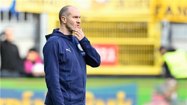 Immer mehr Ausfälle: Braunschweig gehen die Spieler aus Hat kaum noch gesunde Spieler: Braunschweigs Trainer Daniel Scherning.