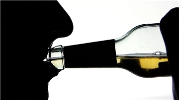 Hauptgrund für eine Reha ist bei beiden Geschlechtern Alkoholabhängigkeit.