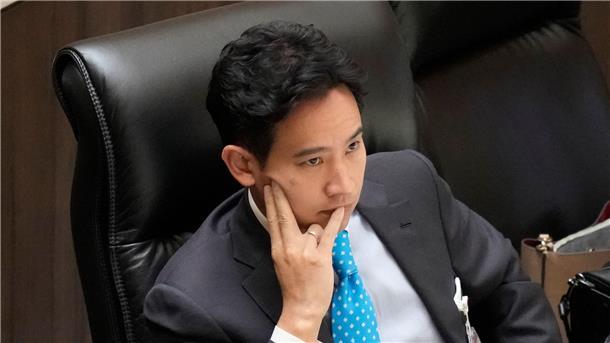 Hängepartie in Thailand: Premierwahl erneut verschoben Hauptgrund für sein Scheitern ist das Vorhaben, das extrem strenge Gesetz zur Majestätsbeleidigung zu ändern: Pita Limjaroenrat.