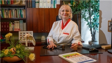 Dr. Birgit Lorenz in ihrer Praxis in der Hafenstraße.