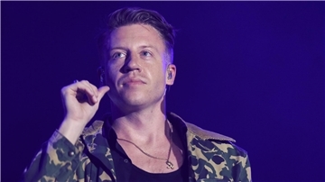 Headliner beim Deichbrand-Festival: Der umstrittene US-Rapper Macklemore.