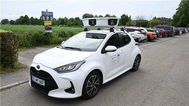 Heidelberg setzt als eine der ersten Kommune bundesweit auf ein Scan-Auto im Kampf gegen Parksünder - hier ein Scan-Fahrzeug bei einem Modellversuch auf dem Parkplatz der Universität Hohenheim bei Stuttgart. (Archivbild)