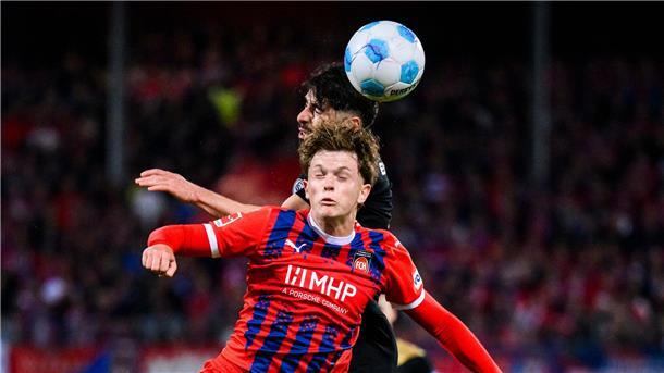 Elversbergs große Chance Heidenheim (rotes Trikot) und Elversberg lieferten sich ein spannendes Duell.