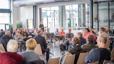 Sondersitzung in Bremerhaven im Nachgang zur  Enquetekommission "Klimaschutzstrategie für das Land Bremen" mit politischen Vertretern und Bürgern.