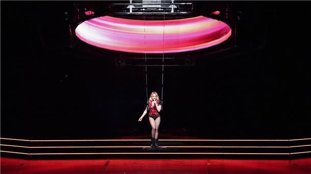 Helene Fischer begeistert ihre Fans mit einer spaktakulären Show.