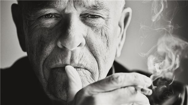 Helmut Debus, Songpoet der niederdeutschen Sprache, hat ein neues Album vorgelegt: „Angst legg di splapen“ ist ab sofort erhältlich.