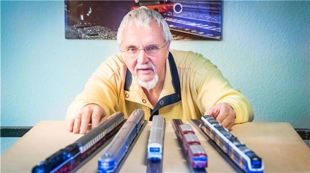 Henk Veldkamp vom Bremerhavener Modelleisenbahn-Club hat in den 80er Jahren nach Modelleisenbahnliebhabern gesucht, um einen Verein zu gründen.