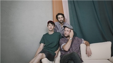 Henning May (l-r), Christopher Annen  und Severin Kantereit bringen ihr viertes Studioalbum heraus.