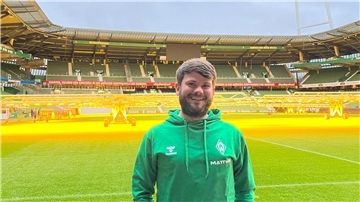 Henrik Gieschen ist für Gäste-Führungen im Weserstadion zuständig.