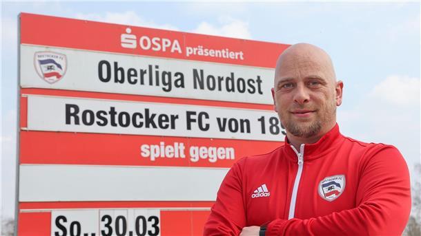 Bei Abstieg Party: Amateurfußball als Investoren-Spielball Henry Karper spendiert der Mannschaft nach der Saison eine Abstiegs-Party.