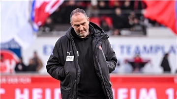 Herausfordernde Zeiten: Trainer Frank Schmidt und Heidenheim kämpfen gegen die Krise.