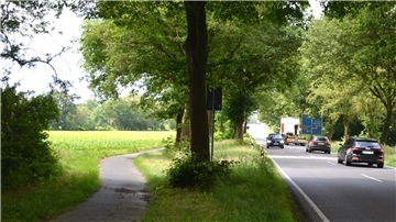 Heute noch Acker, morgen Gewerbegebiet: Die Gemeinde Schiffdorf hat Flächen an der Autobahnauffahrt Debstedt ins Visier genommen.