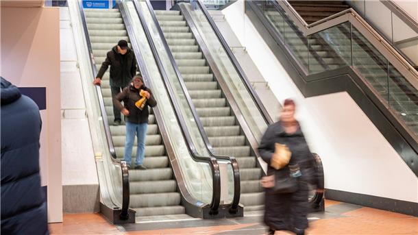 Kunden in der Karstadt-Passage