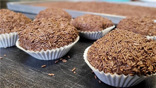Hier ist noch echter Rum drin: Rumkugeln aus der Bäckerei von Uwe Wiechmann in Geestenseth.